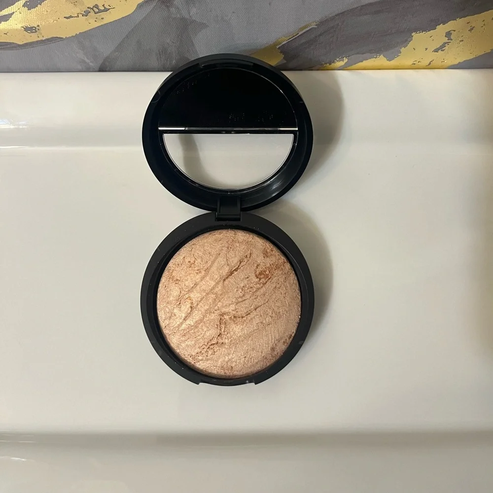 🛍️NWOB Laura Geller Baked Body Frosting All Over Face & Body Glow - 24K Glow